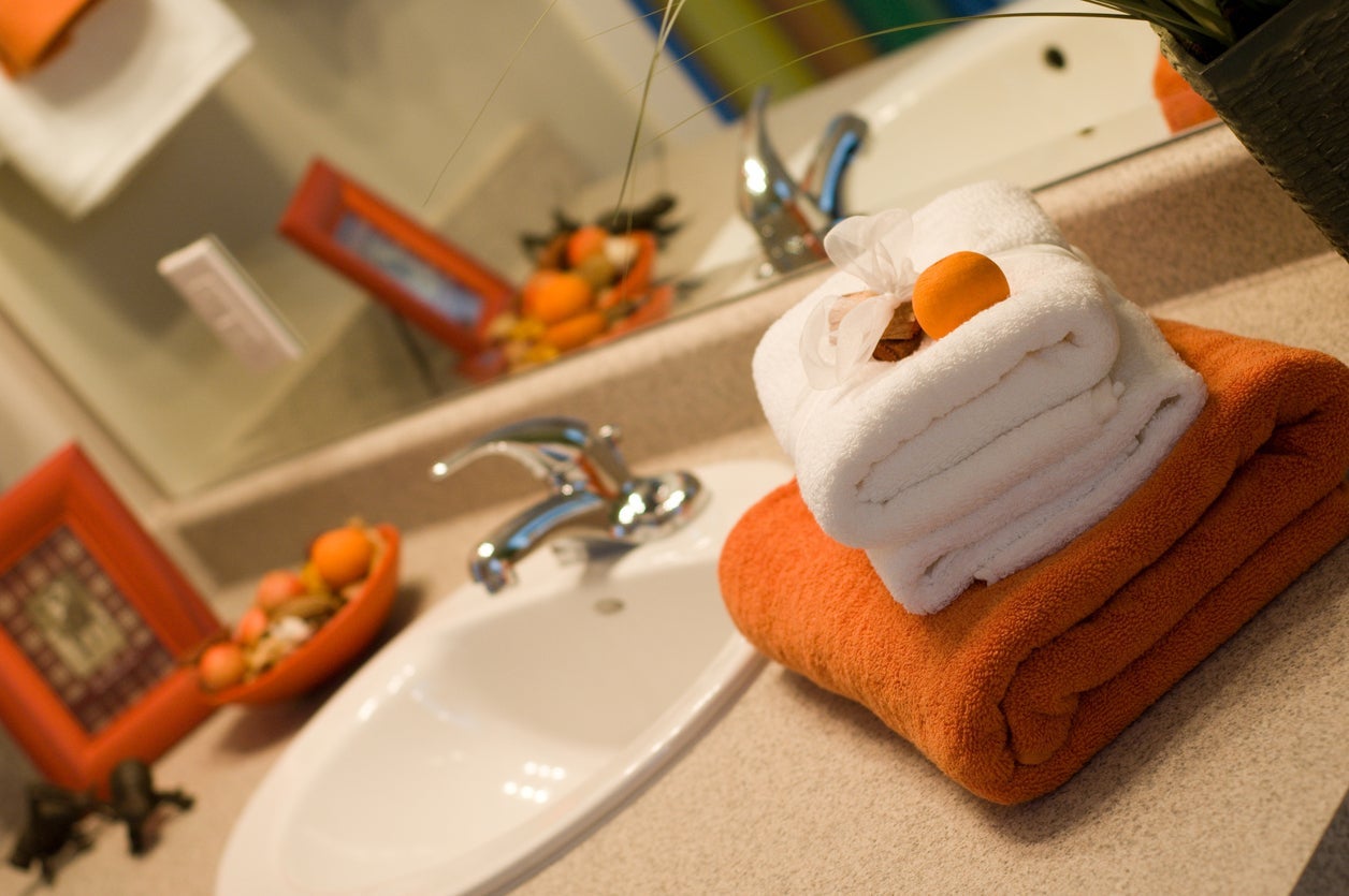 Get into Fall with a Pumpkin Spice Inspired Space WOW 1 DAY PAINTING